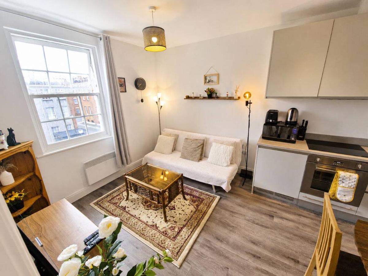 Contemporary Cabot Circus Central Flat Sleeps 4 - B&B Brístol