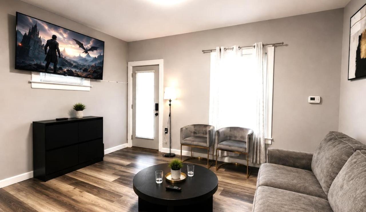 Charming Niagara Falls Home 3BR Sleeps 8 - Ferienwohnung Niagara Falls