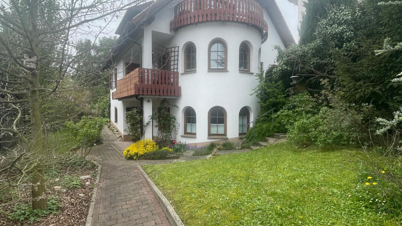 Rose & Oak Apartment - Ferienwohnung Büdingen