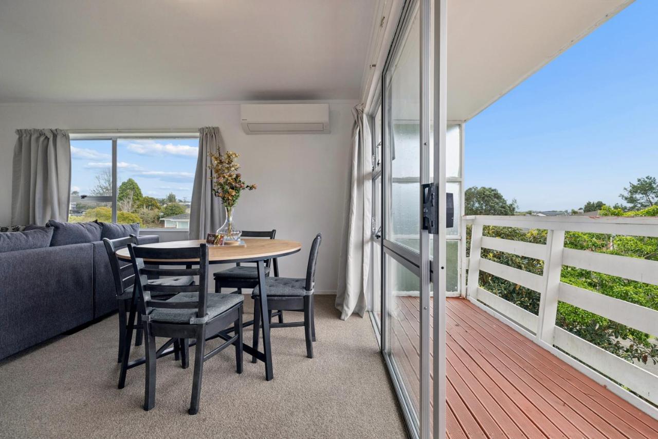 3BRM House in Auckland - Walk to Train, Lynn Mall and Westgate - B&B Auckland