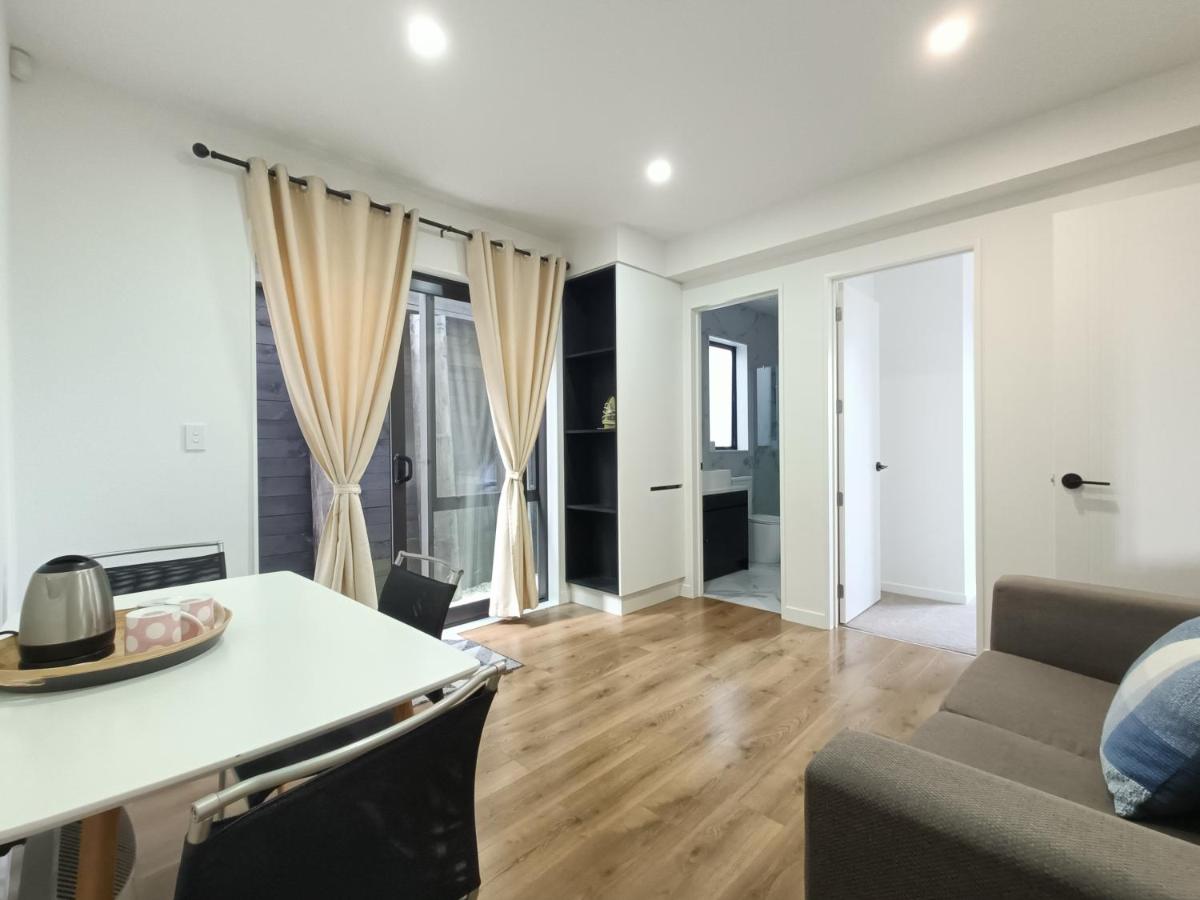 Private 2-Bedroom Guest Suite in The Gardens - B&B Auckland