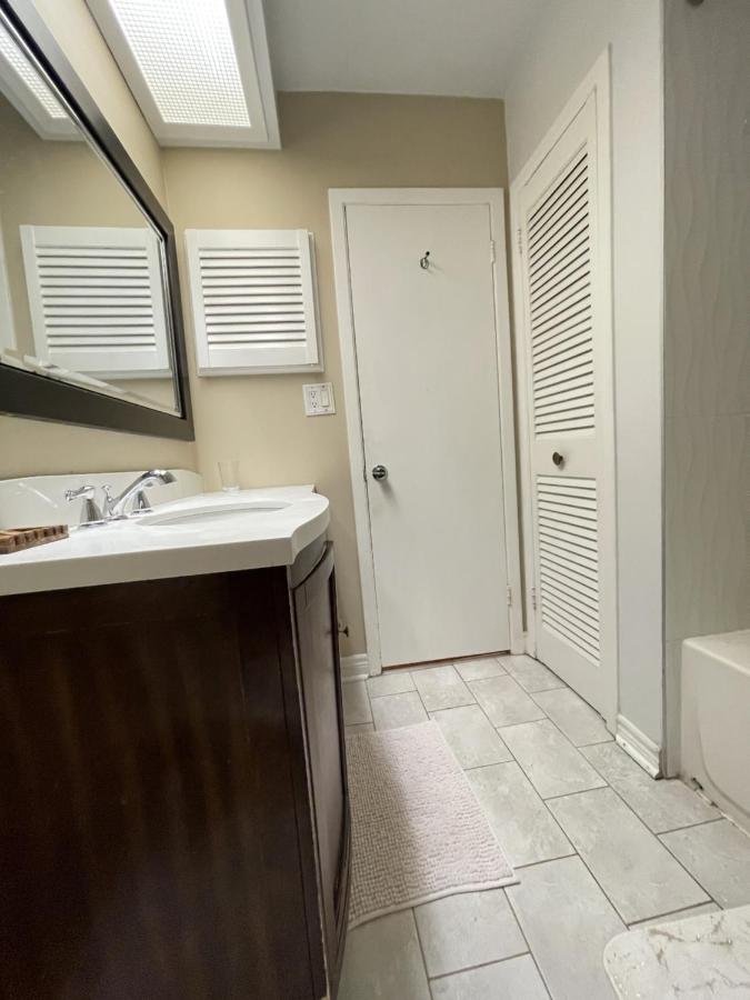 Toronto 4 BR House with BBQ for 2-7 Guests - B&B Toronto