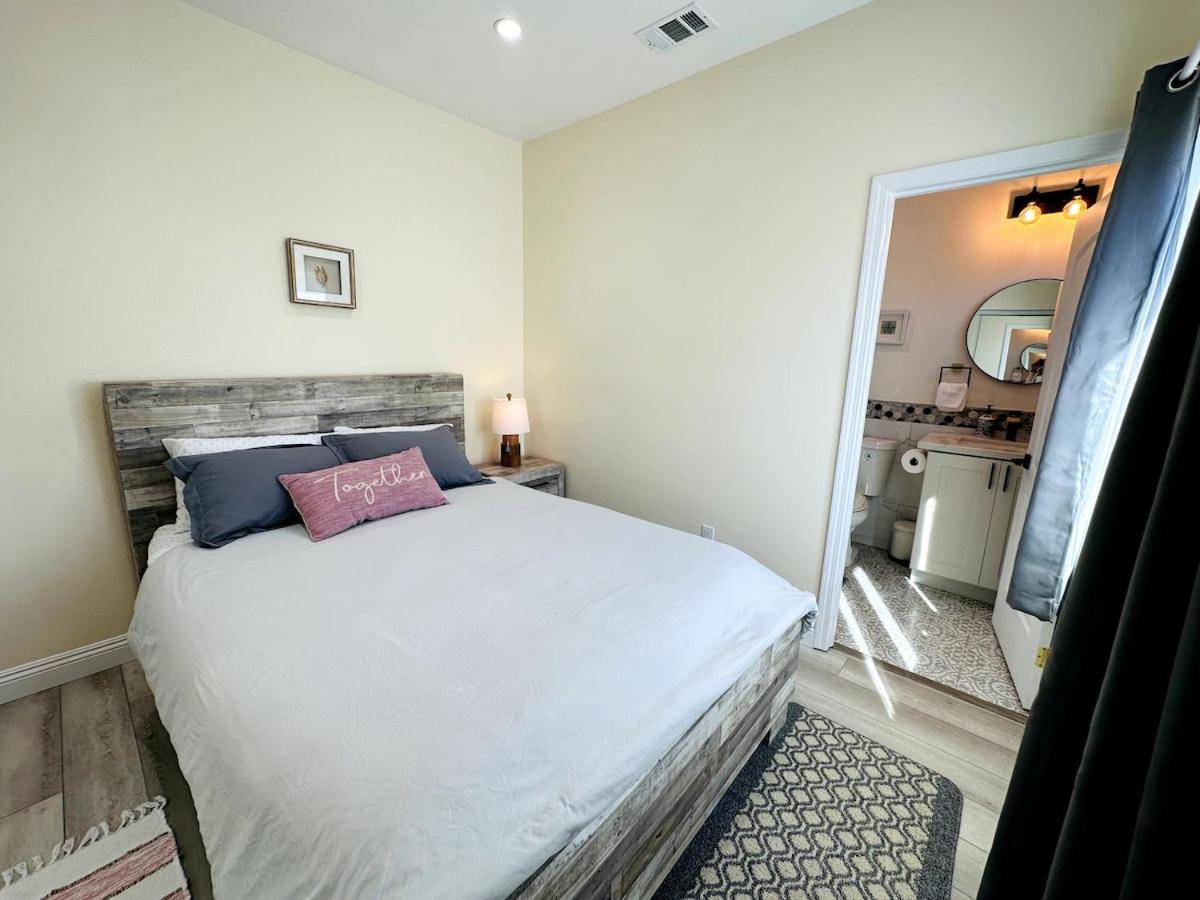 2-bedroom guest house in cool Huntington Beach with AC, WiFi - Bed and Breakfast Huntington Beach