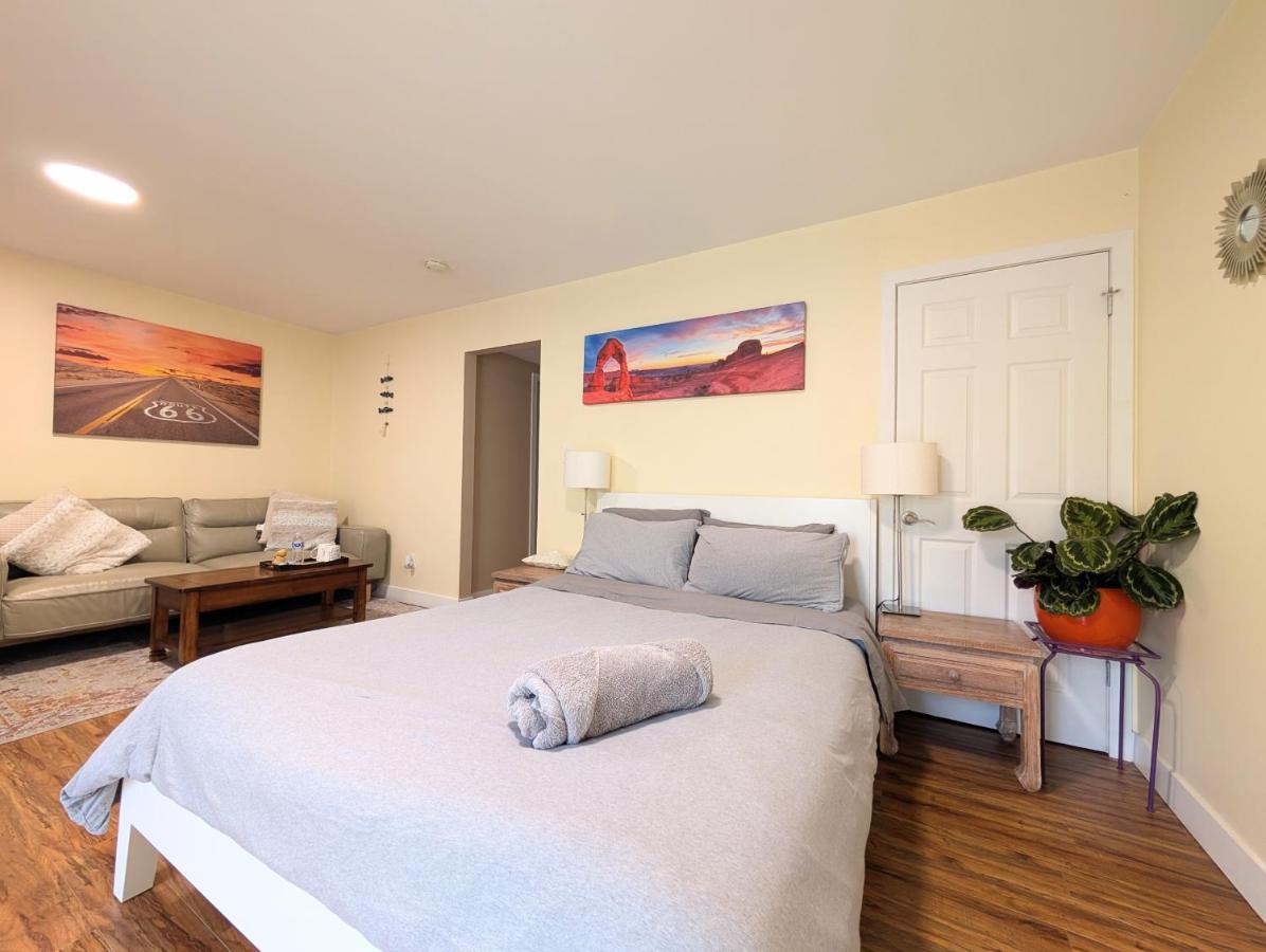 Independent Suite in Friendly Family Home, Convenient Location - B&B Richmond