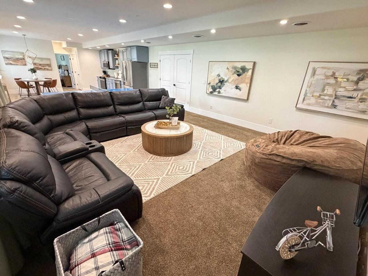 Lower Level Pickle ball Retreat 1600 Sq Ft - Ferienwohnung Riverton