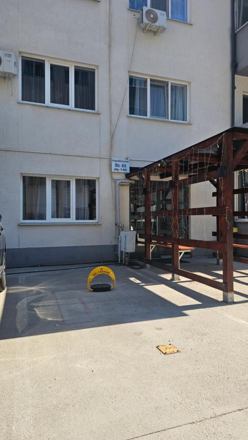 Modern Family Apartment, Free Parking, Self Check-In, Sleeps 5 - B&B Bucharest