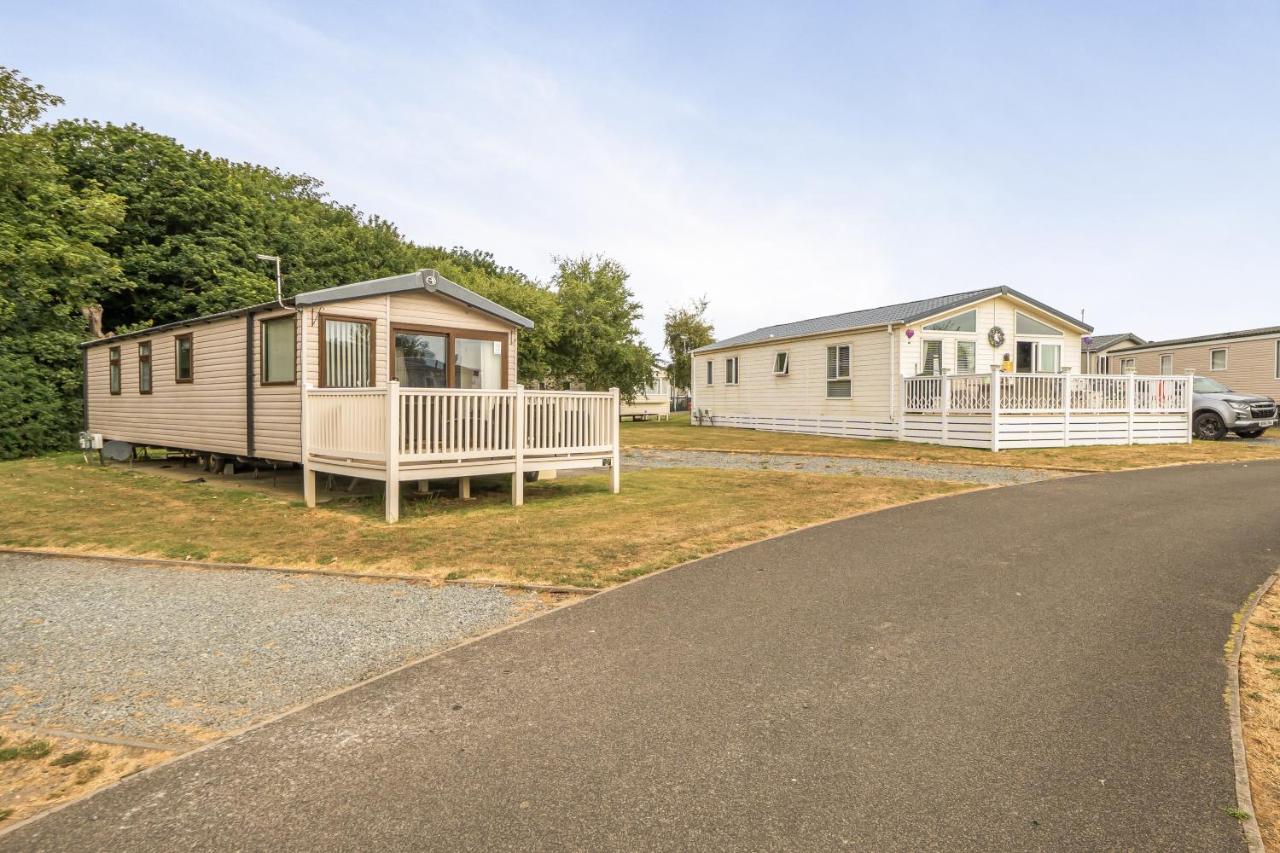 Caravan - Sleeps 6 - Near The Deep & Old Town - Chambres d'hôtes Tunstall