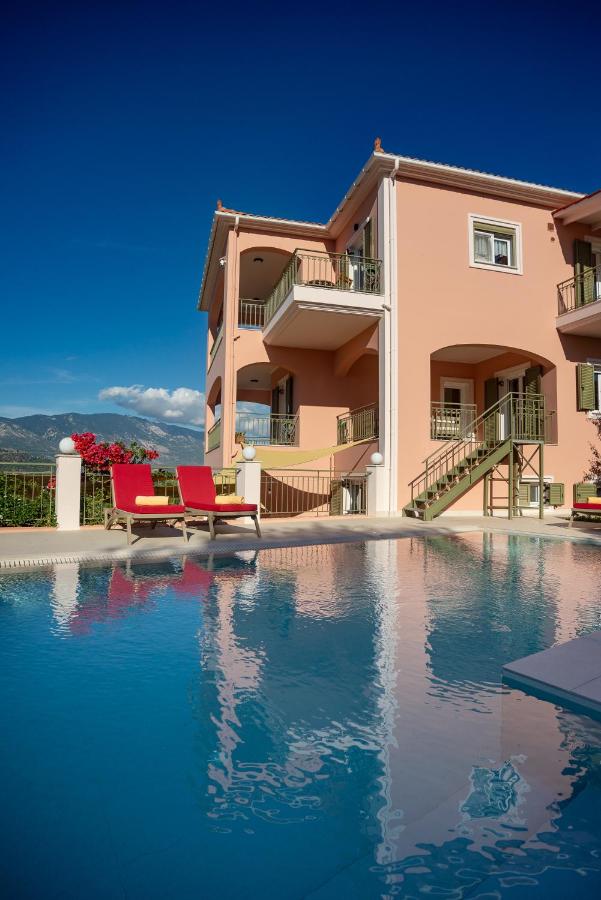 Villa Eleftheria, Lakithra - Spacious luxury villa with pool and stunning views - B&B Lakíthra
