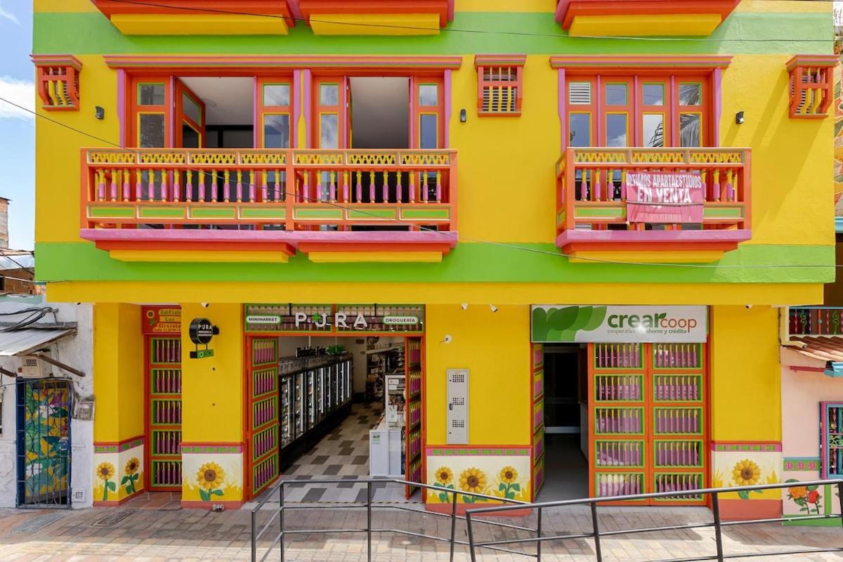 Nuevo apartamento en plaza principal de Guatape - B&B Guatapé