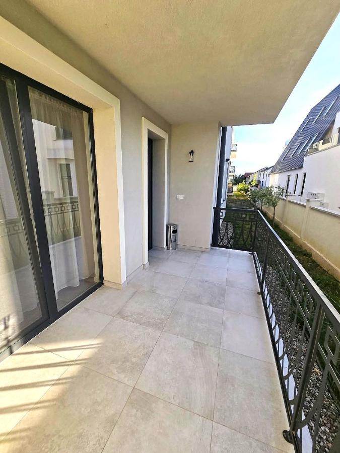Emily Apartment 2 - B&B Satu Mare