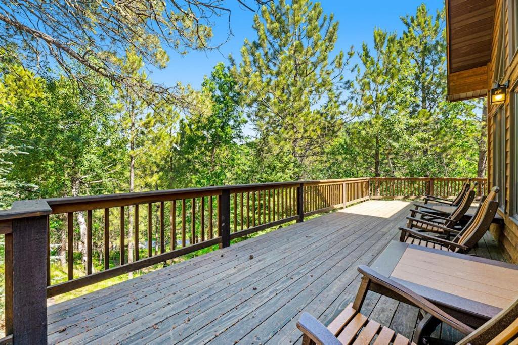 Lazy Bear Lodge - B&B Sturgis