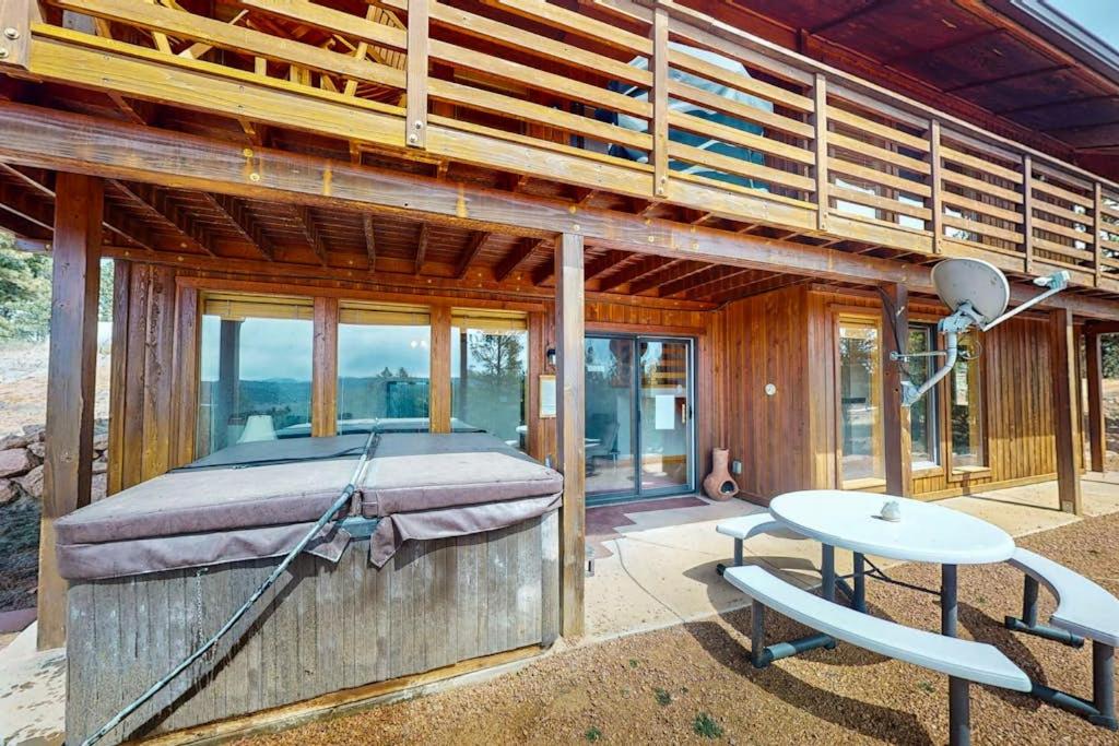 The Mountain Artist's Retreat - B&B Florissant