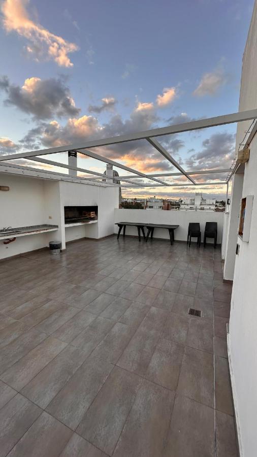 Moderno luminoso con asador y pileta Polo Sanitario y gastronomico - Chambres d'hôtes Córdoba