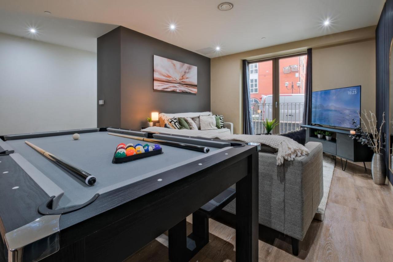 Manchester Stay, Pool Table, Sleeps 8, Parking - B&B Manchester