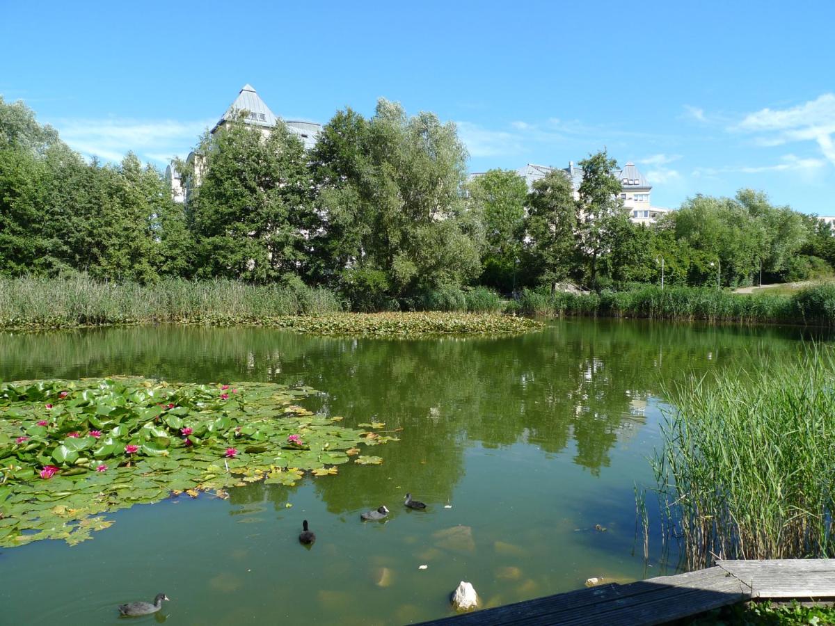 Aquamarin - charmantes Appartement mit Balkon - Chambres d'hôtes Rostock