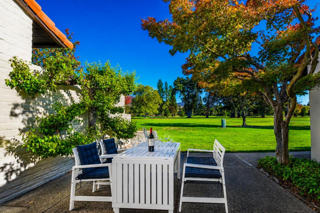 Resort Living with Golf Course Views - B&B Napa
