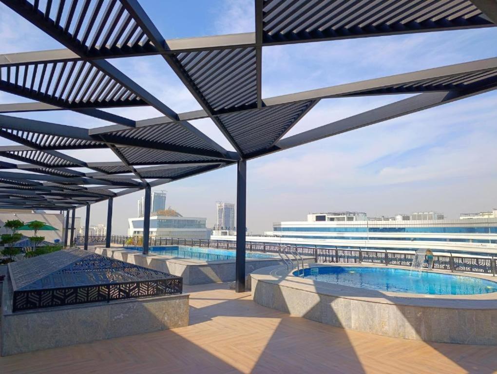 Zeta Suites 3BR with City View & Pool Access - B&B Islamabad
