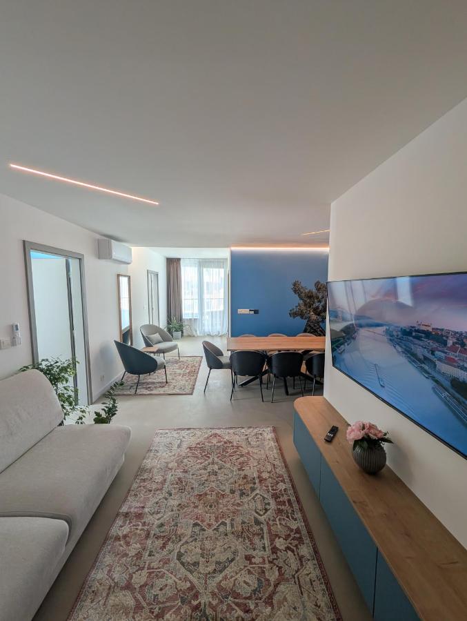 Slavic Industrial Apartments by CHORS - B&B Bratislava