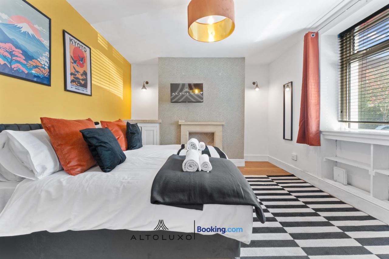 Large Retreat Perfect for Big Groups & Leisure - B&B Newport
