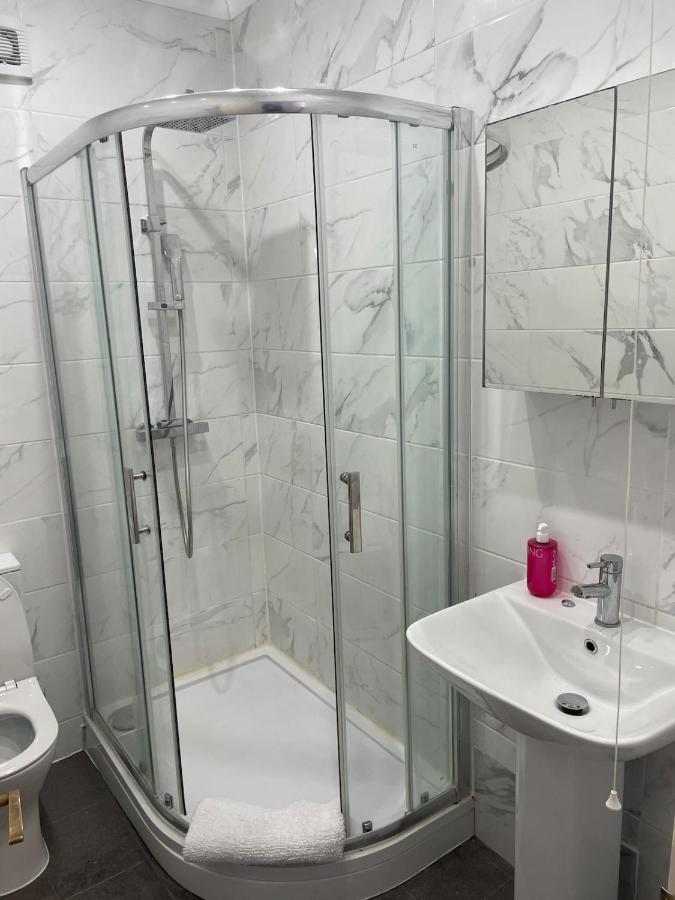 Seafront Apartment with Estuary Views - Ferienwohnung Southend-on-Sea