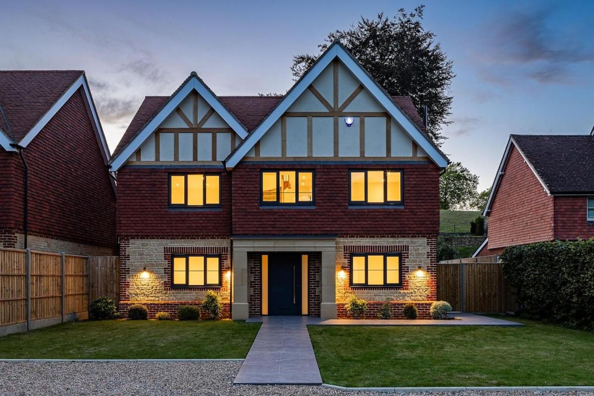 Detached 6 bedroom home in Surrey Hills Peaslake - Chambres d'hôtes Peaslake