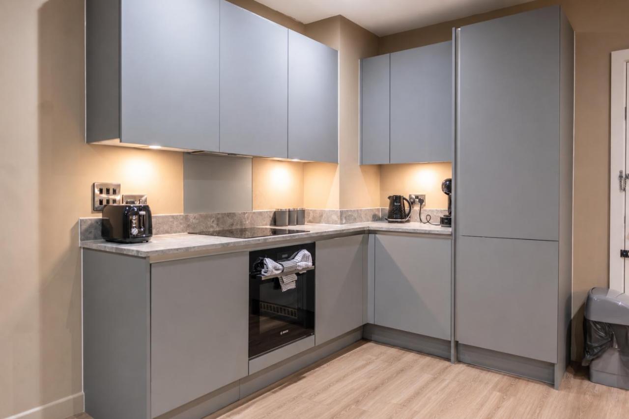 Manchester Stay, Pool Table, Parking, Sleeps 8 - B&B Manchester