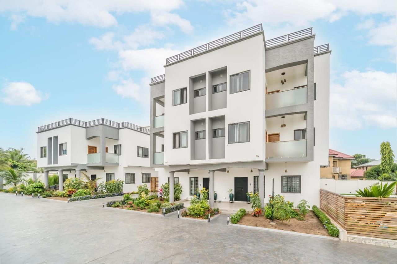 Crown Luxury Apartments - B&B Kokrobite
