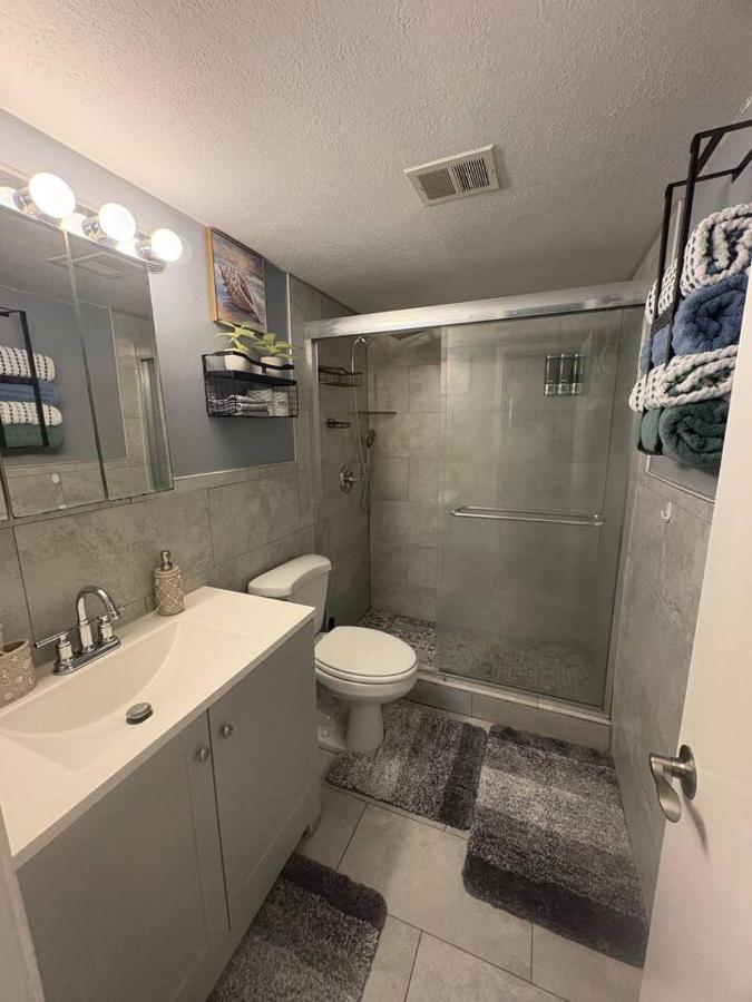 Spacious condo with cozy feel! - B&B Jacksonville