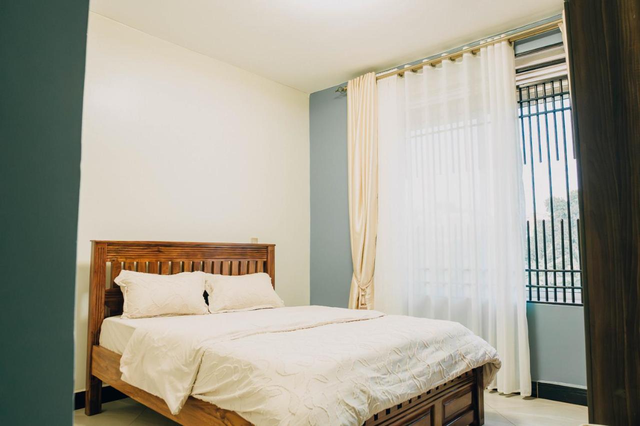 Room #1711758102