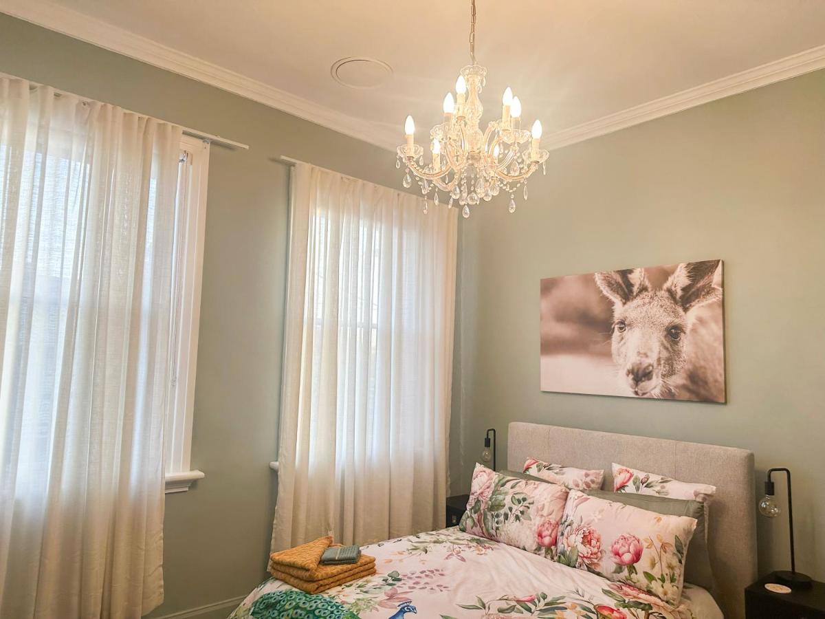 The Bank Guesthouse - Kanga Room - B&B Donald