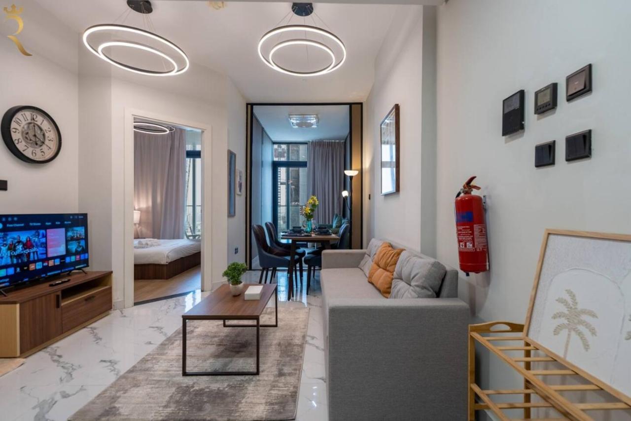 1BR Sea View with Private Balcony in Maryah Vista - Bed and Breakfast Abu Dhabi