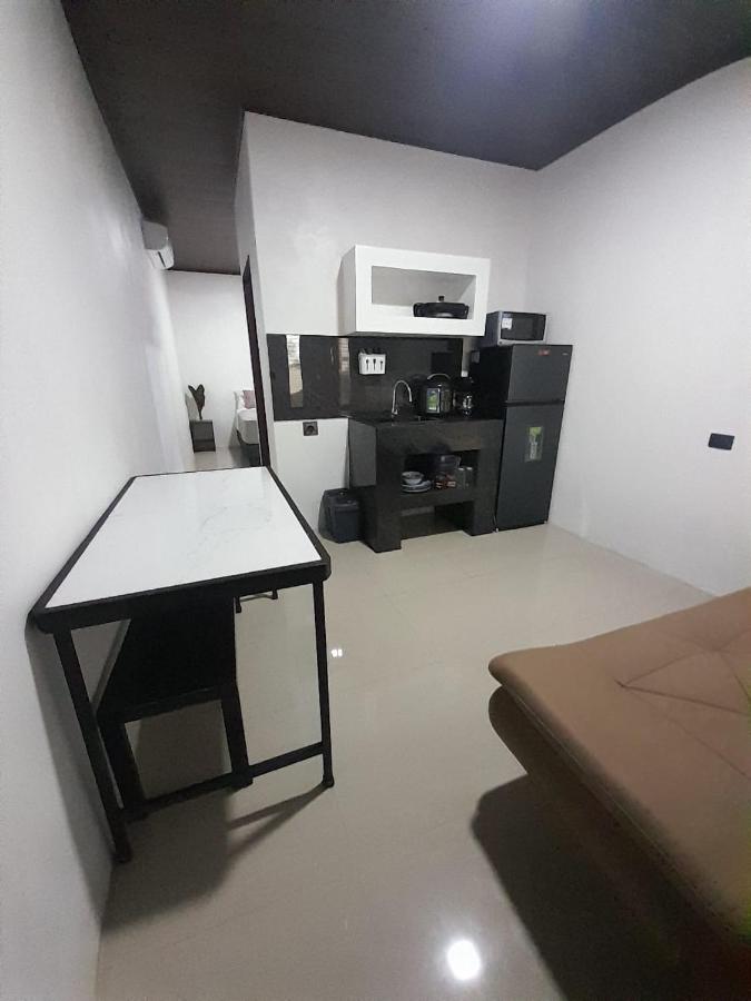 Apartment with Garage and Separate Kitchen - B&B La Fortuna
