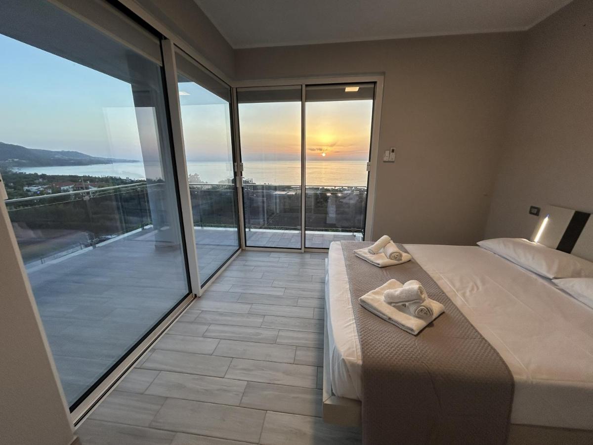 Infinity Dom Villa - Bed and Breakfast Zambrone