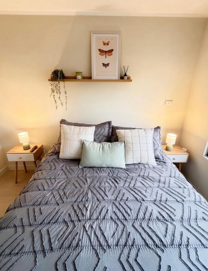 Parking y wifi gratis a pasos del metro - B&B Santiago