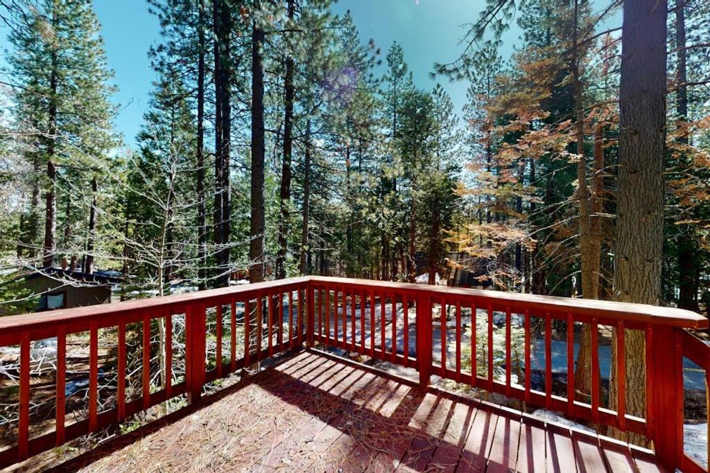 Peaceful Pine Getaway - B&B Dorrington