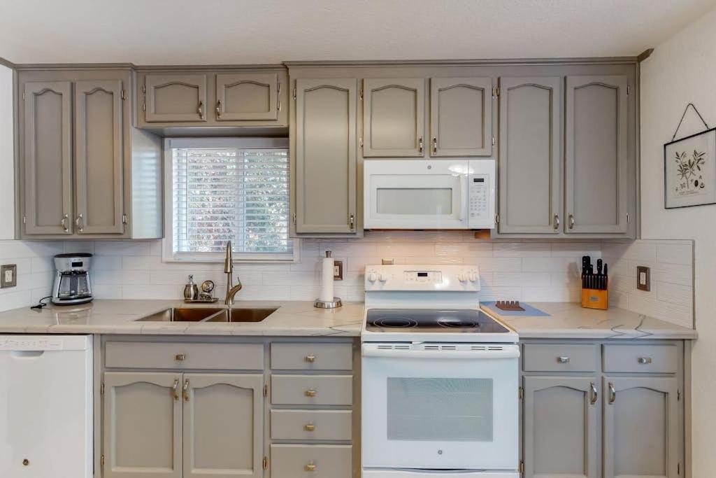 Holiday Chalet - B&B Groveland