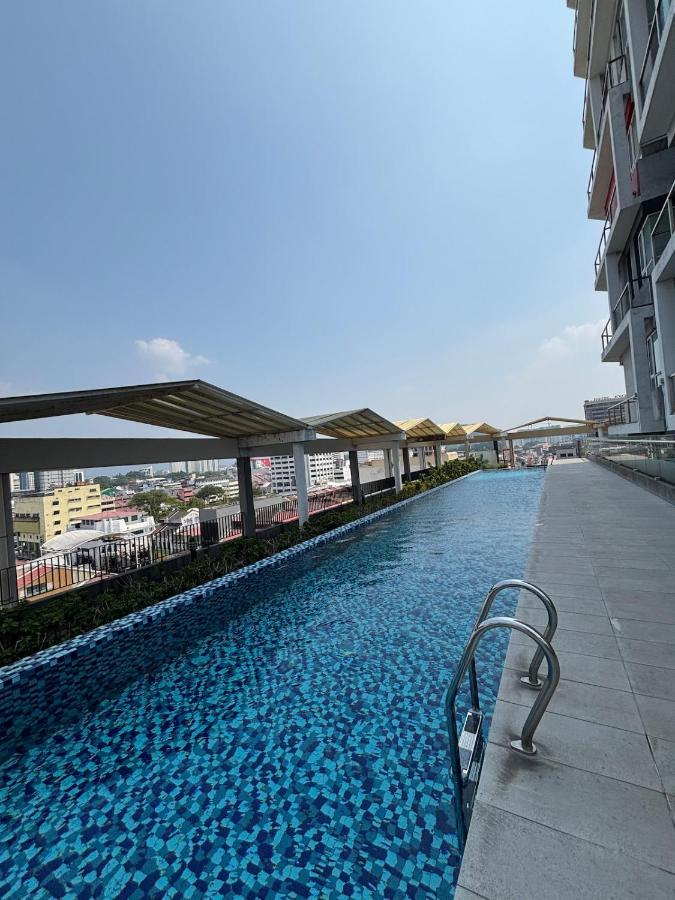 Le Maison Guesthouse Ipoh-Octagon 7 pax - city center - pool - B&B Ipoh