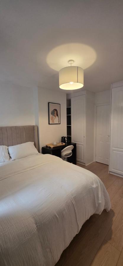 King room with ensuite bathroom - Ferienwohnung Dublin