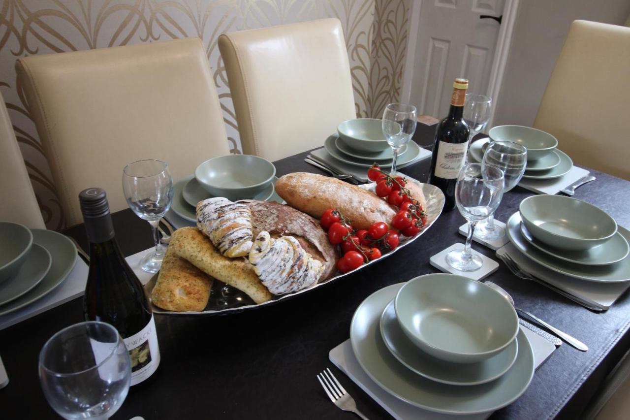 The Trafalgar Sleeps 7 Town Centre House - Ferienwohnung Scarborough