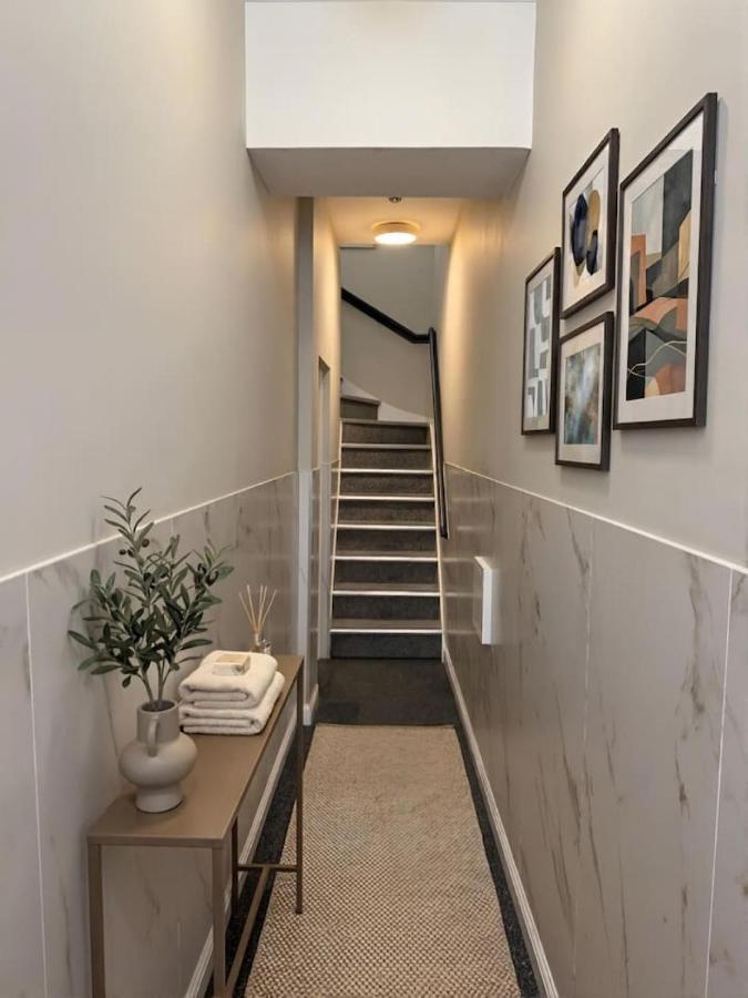 One-Bedroom Apartment, flat 3, third floor