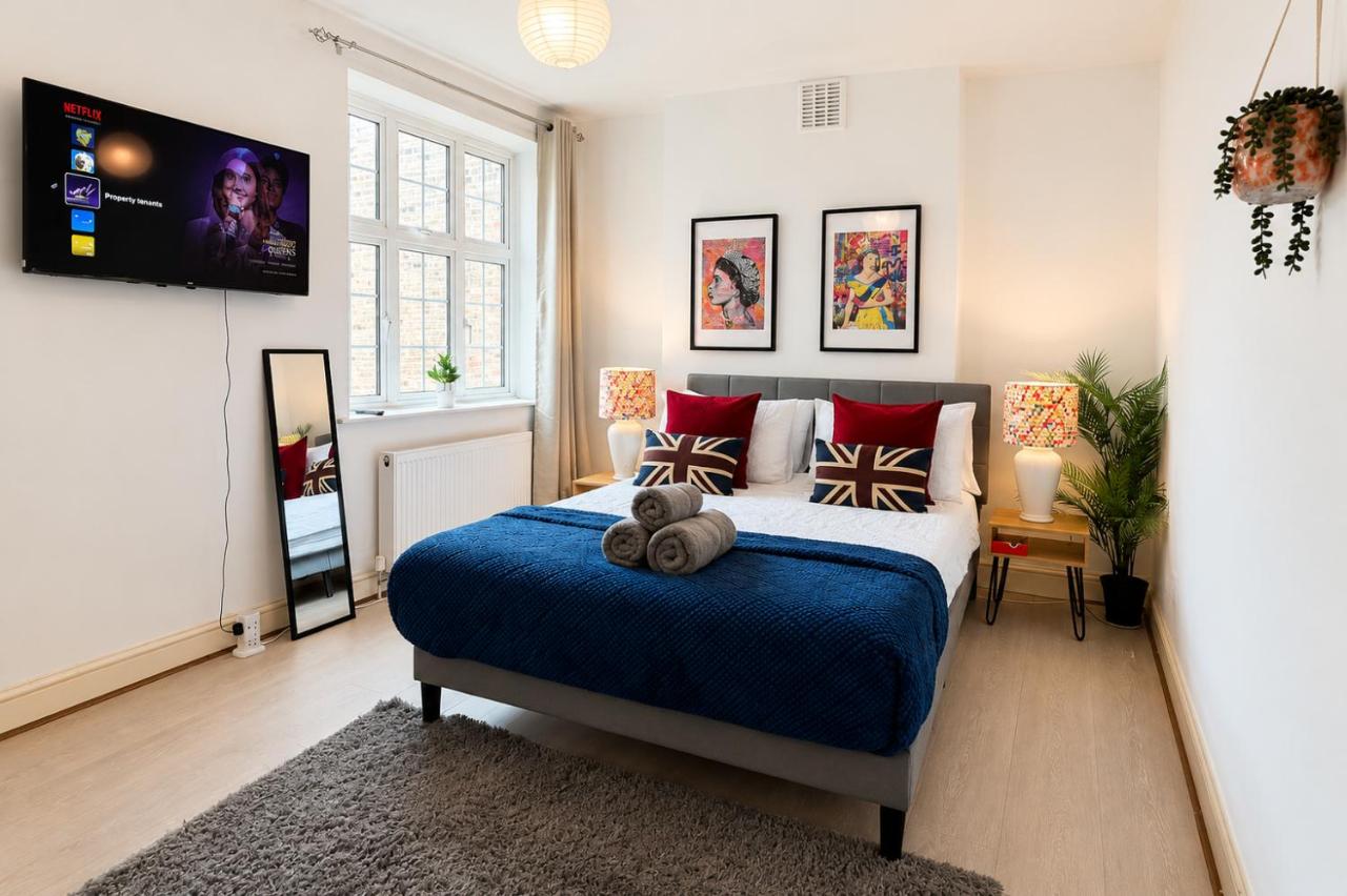 Modern 2-Bedroom flat near Kings Cross, Regents Park & Camden with WiFi, Washer, Dryer - Chambres d'hôtes Londres