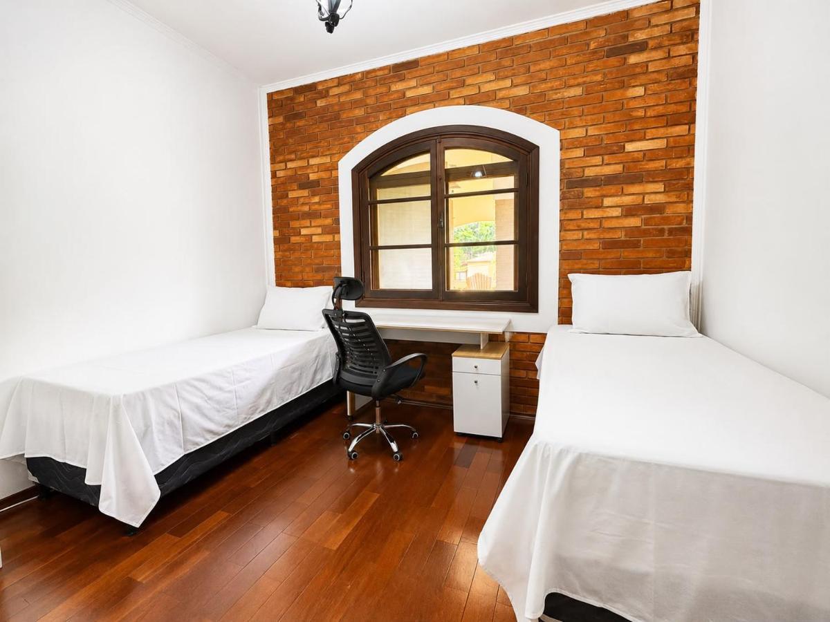 Chambre Lits Jumeaux Standard avec Salle de Bains Commune