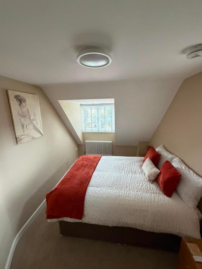 CHESTERFIELDS NEWEST ACCOMMODATION at Lorien Stays - CHATSWORTH - PEAK DISTRICT- EV Point - B&B Chesterfield