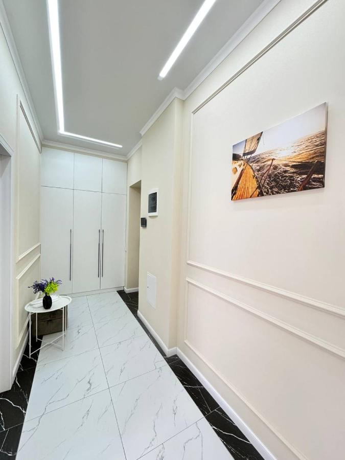 1 room apartment near MEGA 4 YOU, flat 103 - B&B Almatý