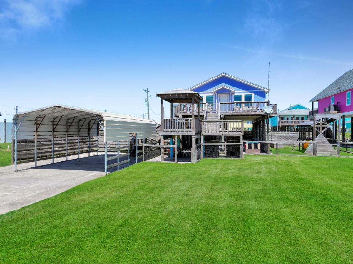 Ibis Isle, Bolivar Peninsula, Sleeps 12, 3 Bedrooms, Fully Fenced Side Yard, Play Set, Gazebo, Walk to Beach - Chambres d'hôtes Bolivar Peninsula