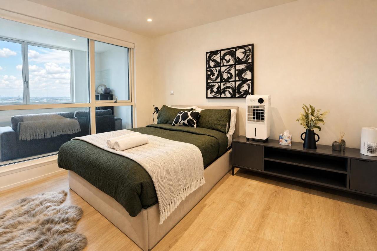 Wembley Park 1BR 2 Min Tube Gym, Co-Working & Cinema - Bed and Breakfast Londen
