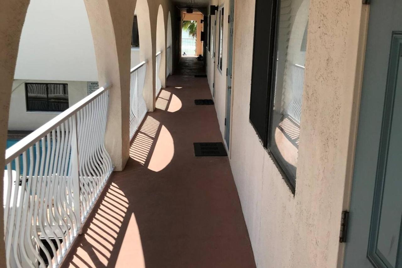 Beachside Condo with Pool on North Redington Beach! - B&B St. Pete Beach