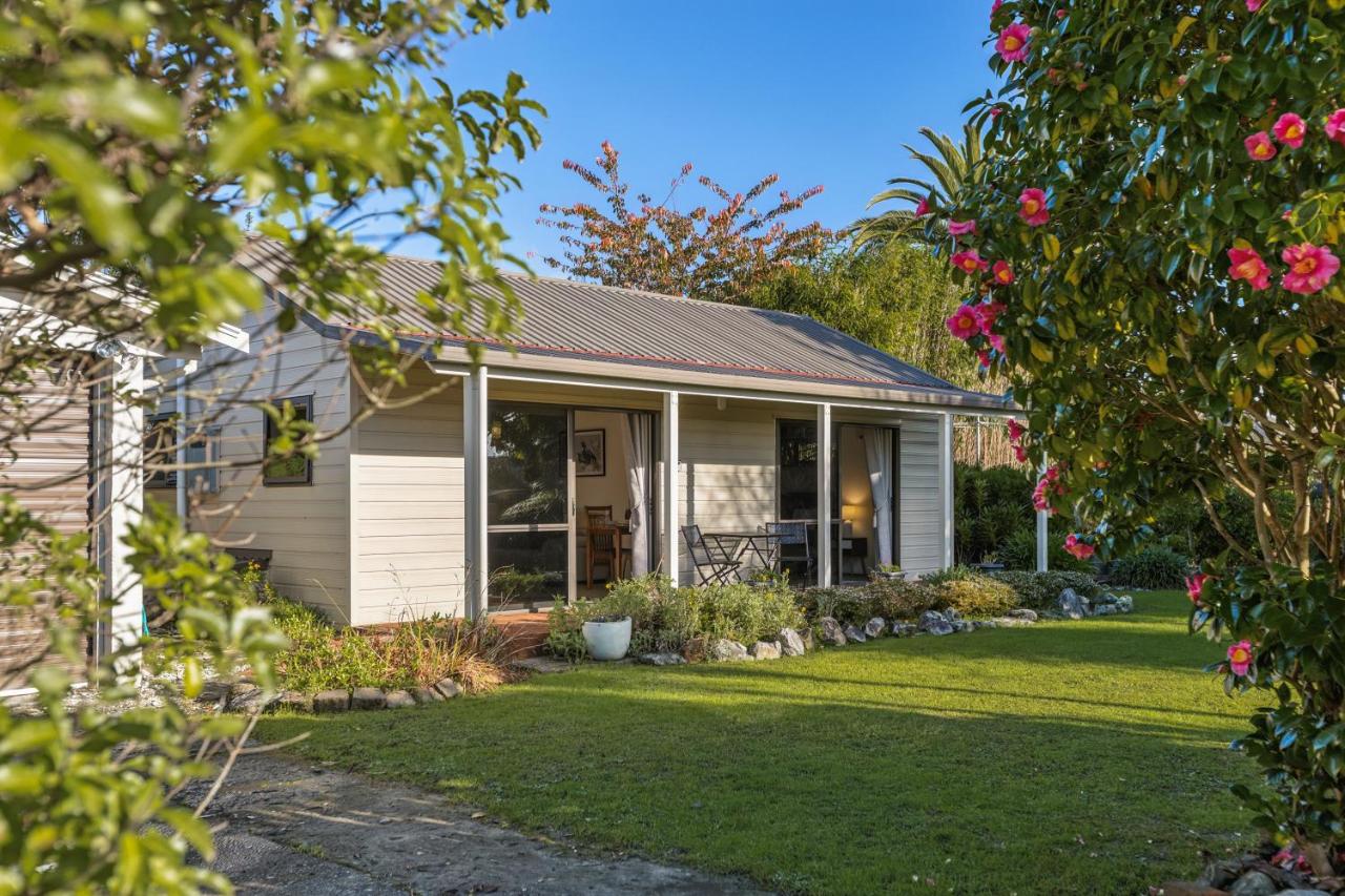 Modern-Immaculate-Spacious-Comfy Beds-Private - B&B Westport