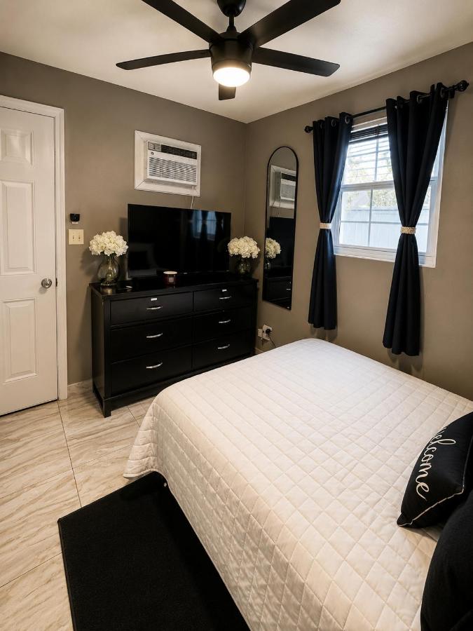Private Studio wprivate Entry Near UCF & Airport - B&B Orlando