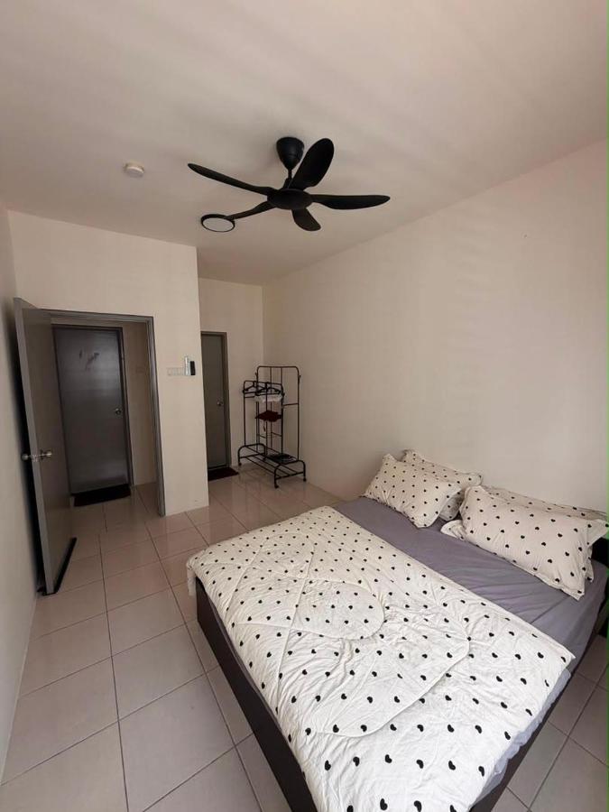 Akram Homestay Puncak Alam Musllims Only - Chambres d'hôtes Bandar Puncak Alam